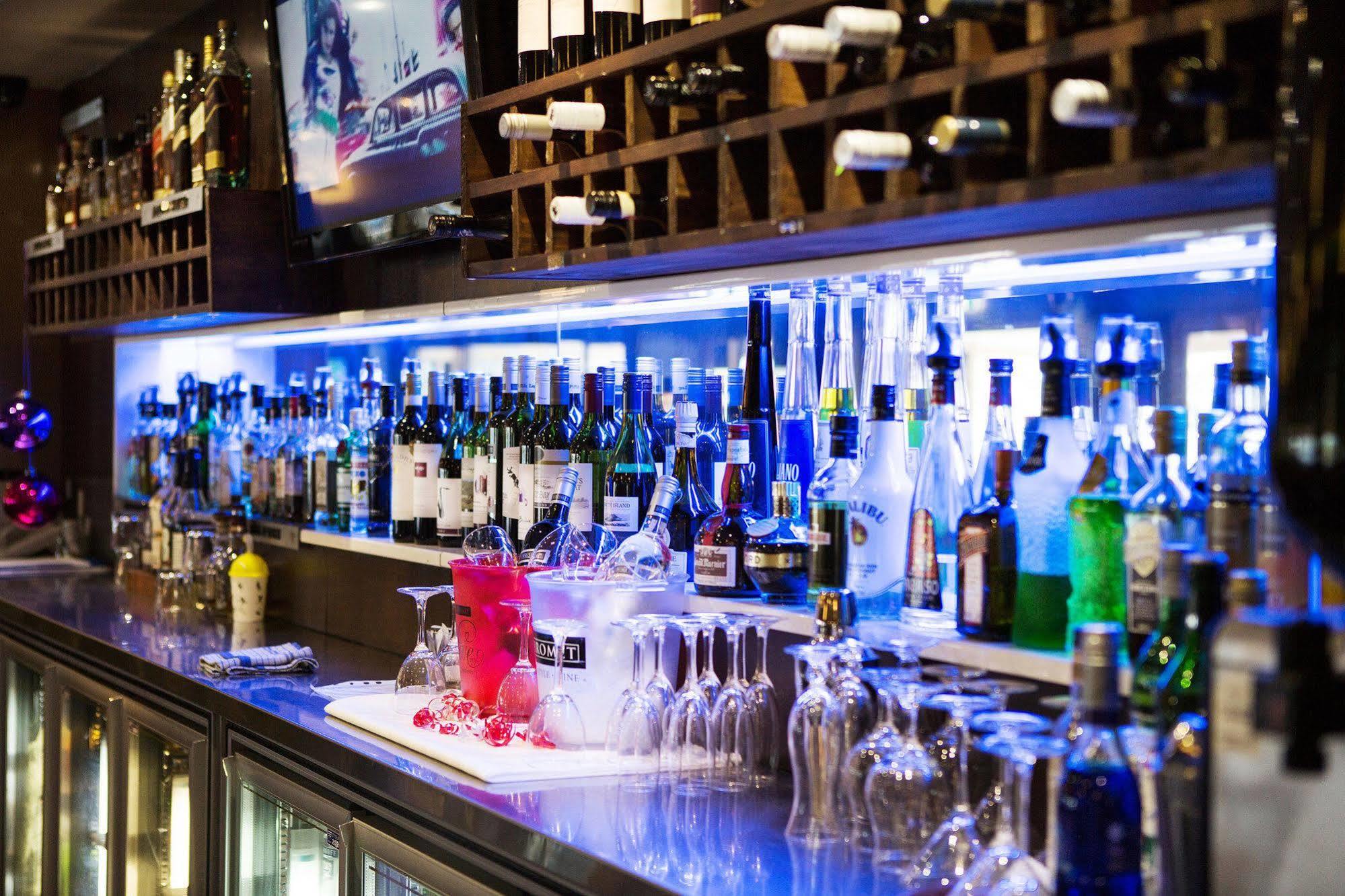 Nightcap At Waterfront Hotel マルーチードール エクステリア 写真